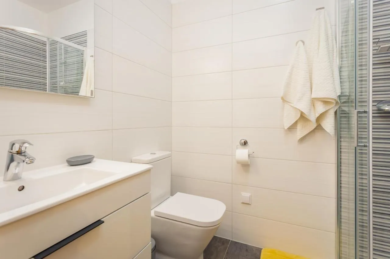 D&D, New City Apartment With Parking Pula Croatia
